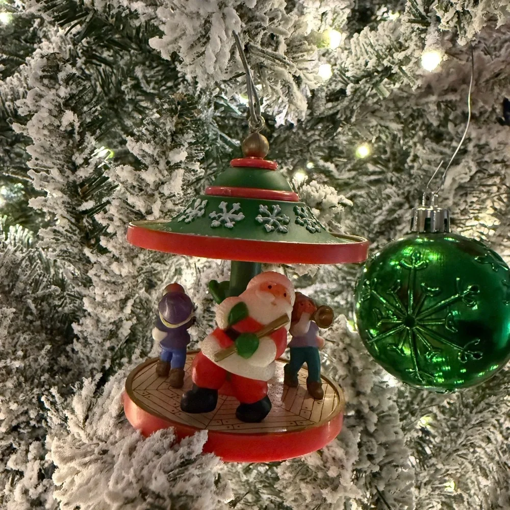 1985 Hallmark Santa’s Workshop Carousel Keepsake Ornament w/ Original Box NO LID